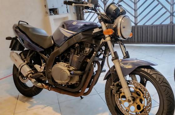 SUZUKI GS500E 